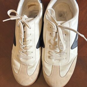 Men's White and Black Casual Leather Sneakers